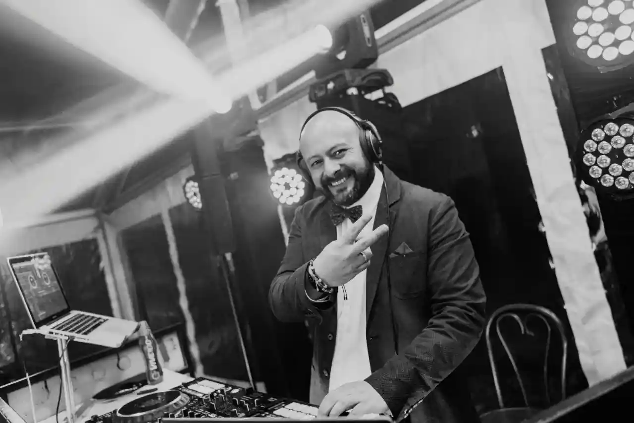 Diego Chacón, DJ para bodas y Music Planner en Colombia